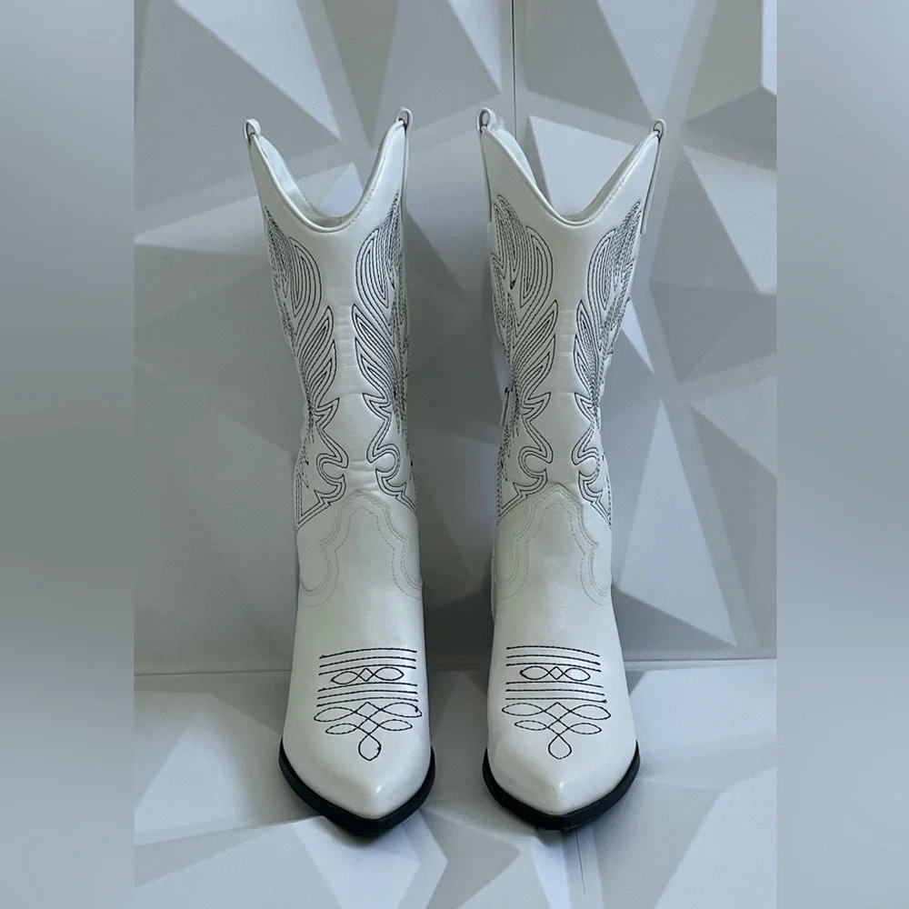 🤍ivory women's boots women’s 
Size: 6 - Picture 3 of 12
